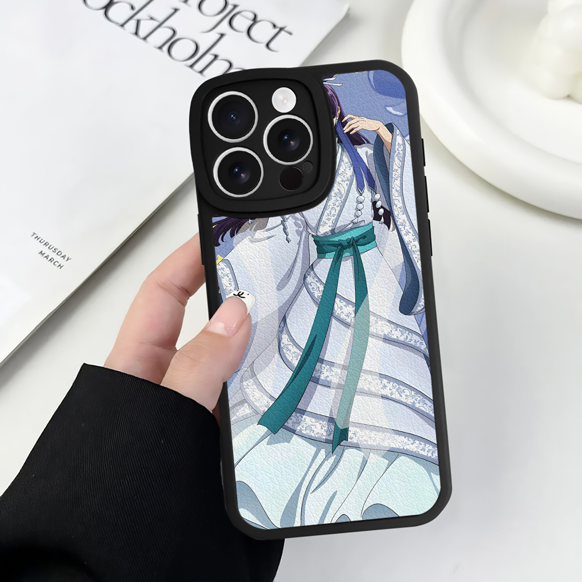 薬屋のひとりごと The Apothecary Diaries 【iPhone 16シリーズ対応】シリコンスマホケース（レザー調） 材質：シリコン